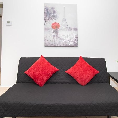 Hollywood Private Apartments Bagian luar foto