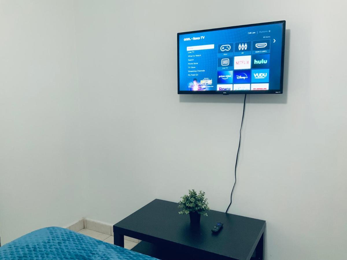 Hollywood Private Apartments Bagian luar foto