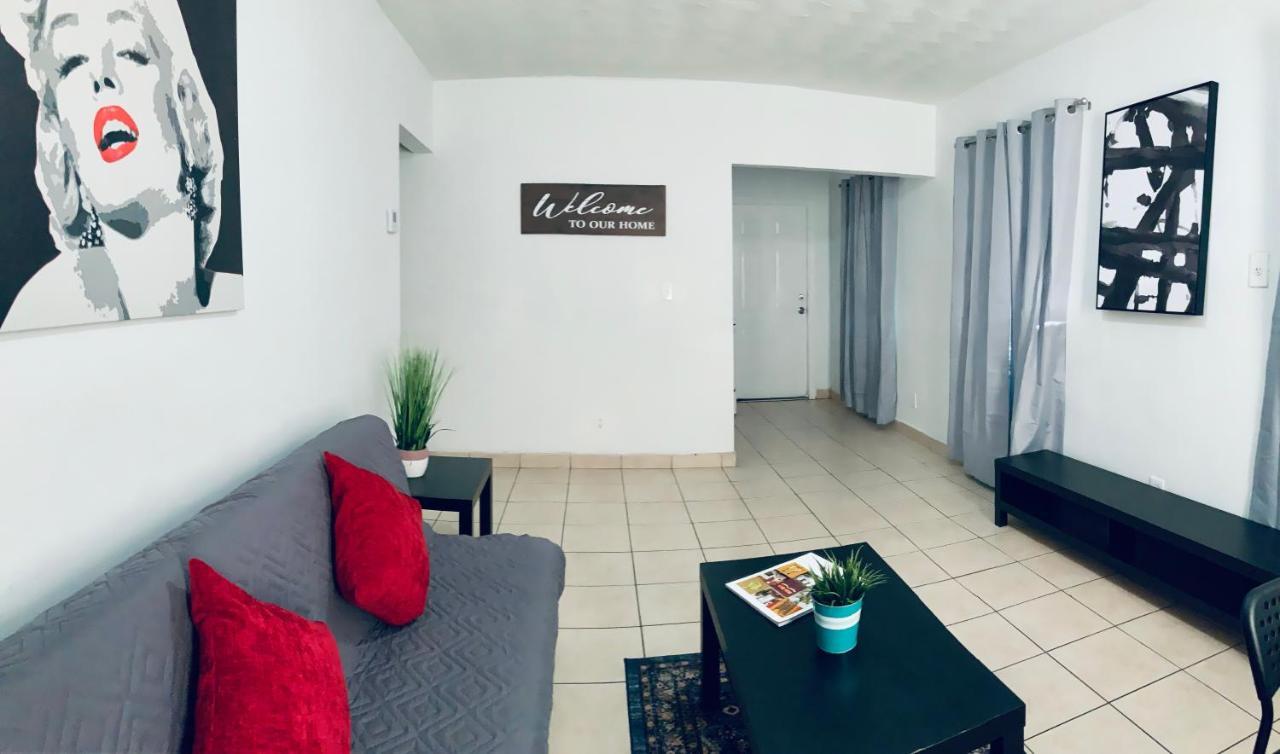 Hollywood Private Apartments Bagian luar foto