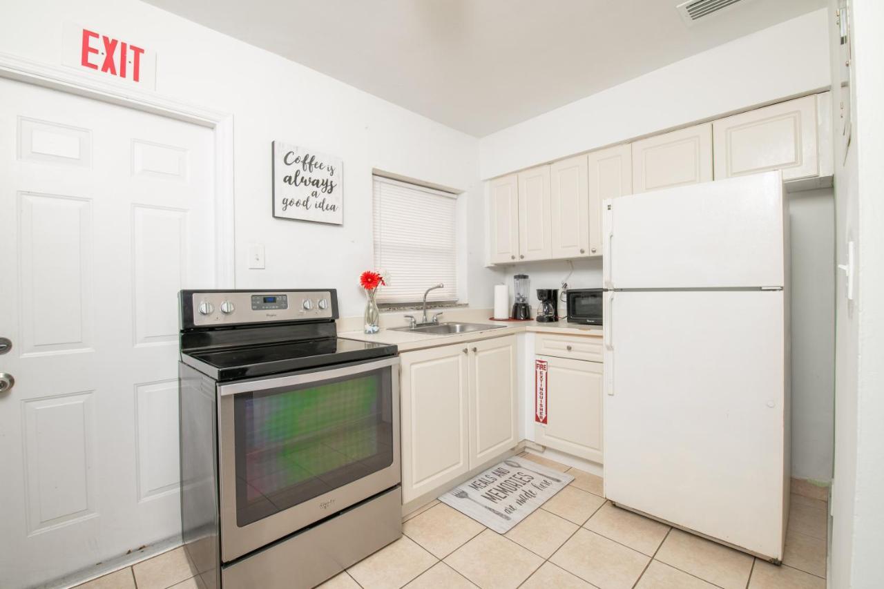 Hollywood Private Apartments Bagian luar foto