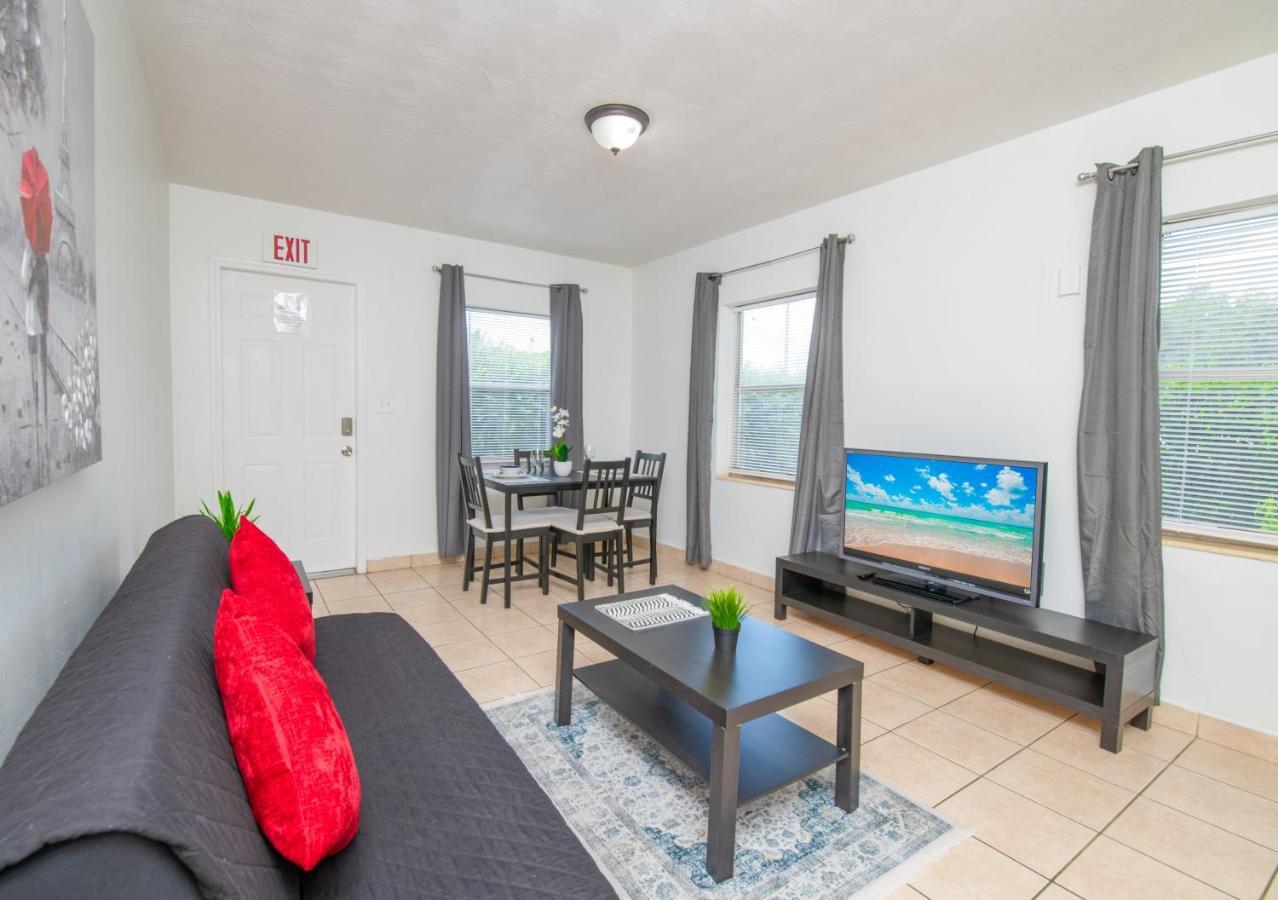 Hollywood Private Apartments Bagian luar foto