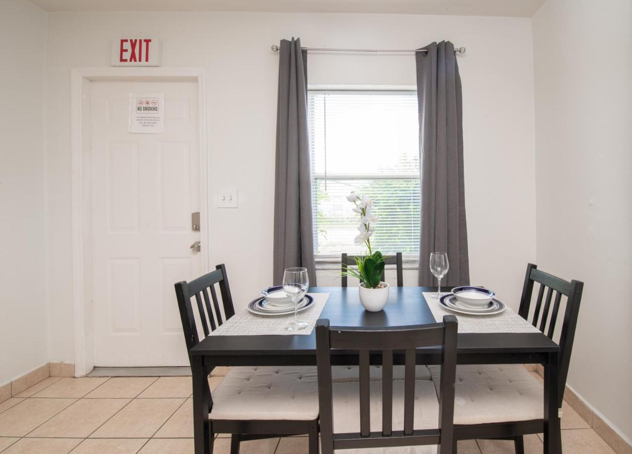 Hollywood Private Apartments Bagian luar foto