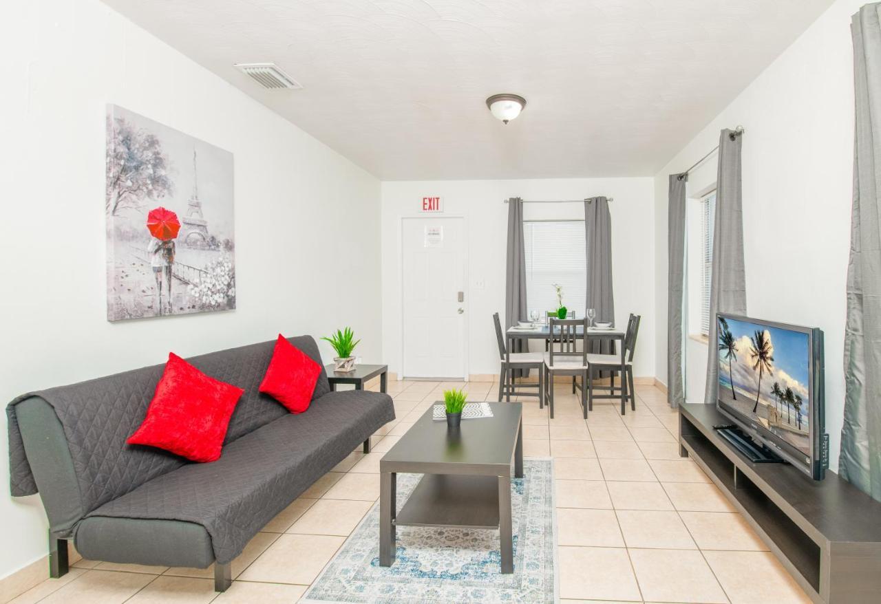 Hollywood Private Apartments Bagian luar foto