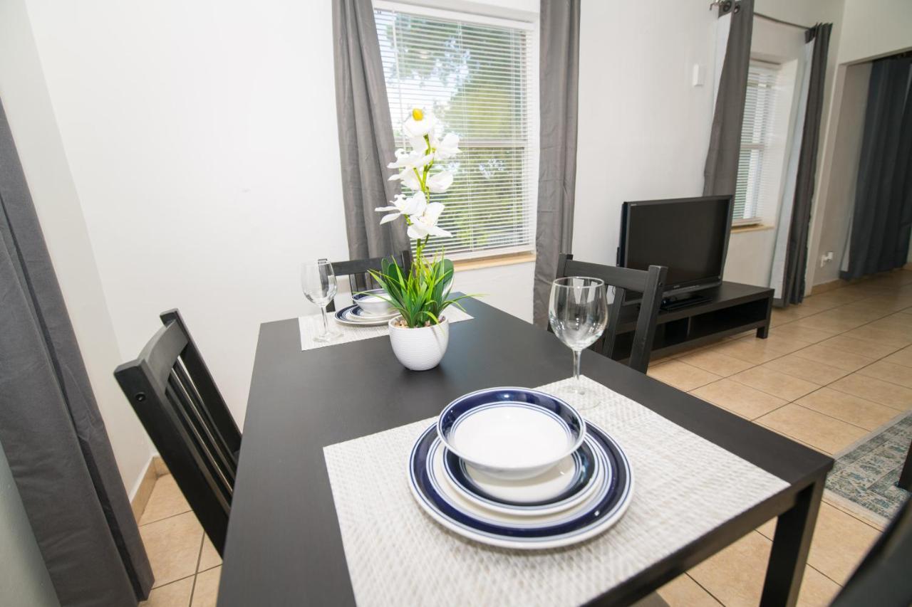 Hollywood Private Apartments Bagian luar foto