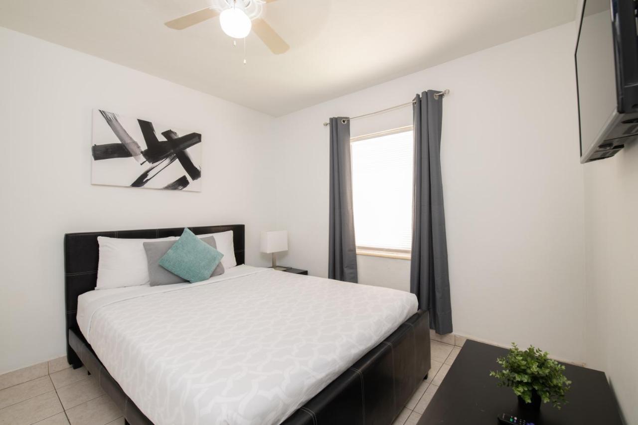 Hollywood Private Apartments Bagian luar foto