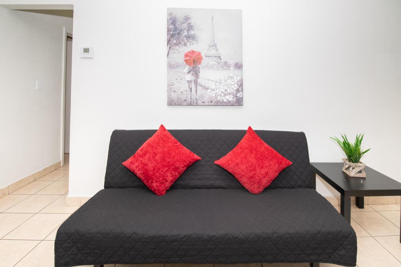 Hollywood Private Apartments Bagian luar foto